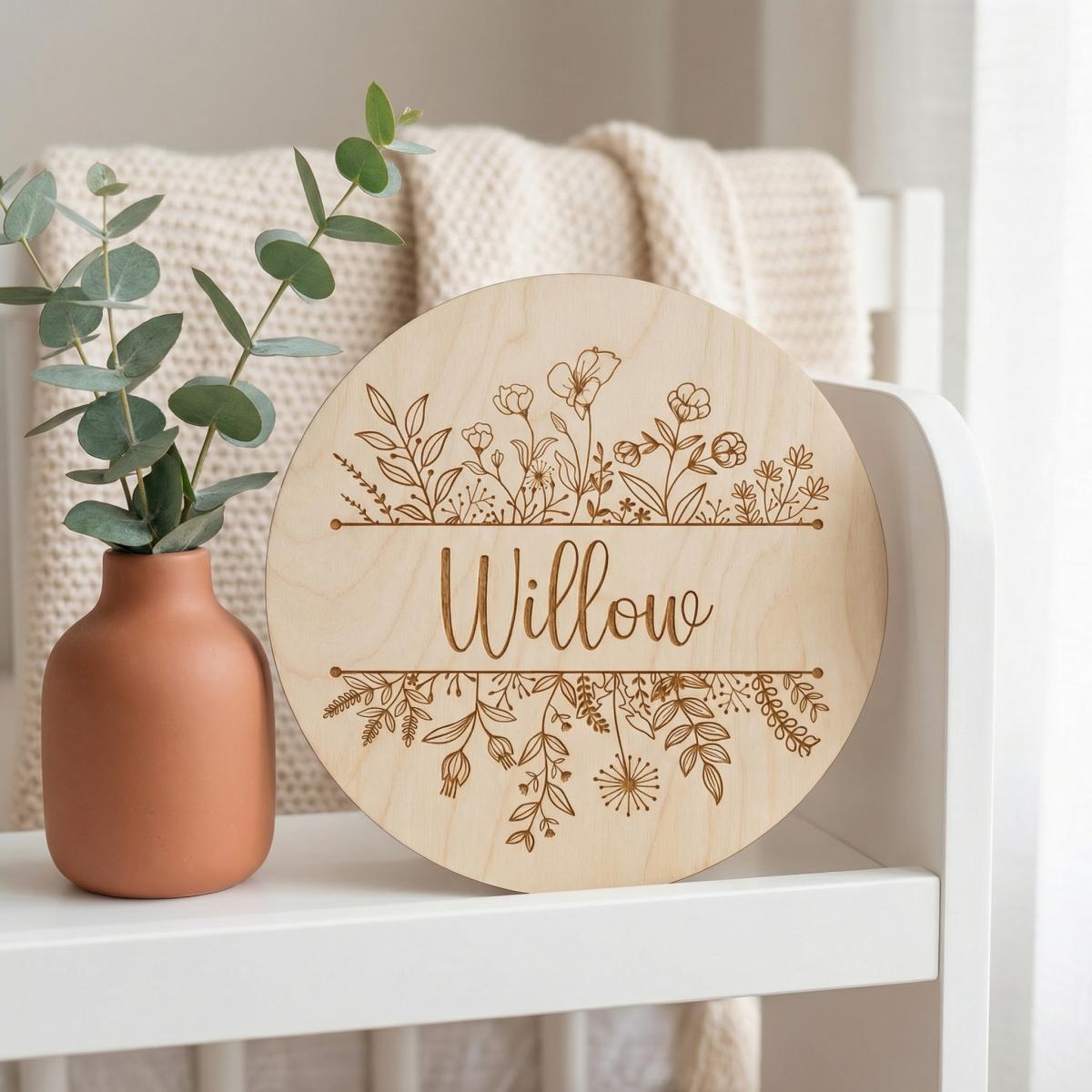 Personalized Floral Round Wood - đánh giá và giá Baby Nursery Artwork